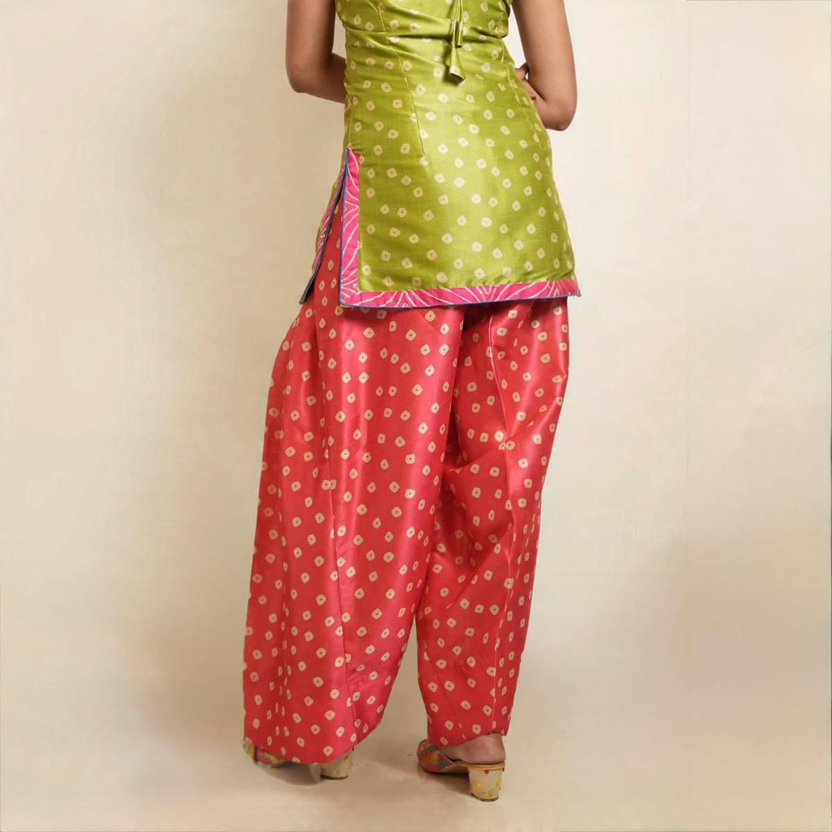 Gulabri Pista - Farshi set